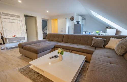 Wolfsburg Apartment | HANNIBAL - City Apartment "T-Roc", VW Nähe, Parkplatz, City Nähe, Küche, HighSpeed-WLAN