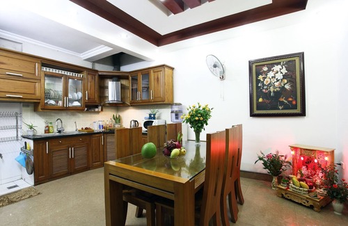 Tay Ho House | Hanoi Friendly House - Superior room - Queensize Bed