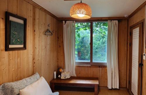 Jeonju House | Hanok Moryeon