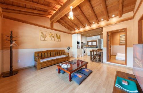 Seojong House | Hanok stay under the golden sky in Yangpyeong