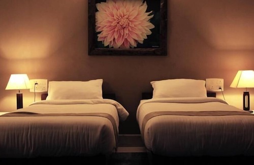 Teynampet Hotel | Hanu Reddy Residences Poes Garden