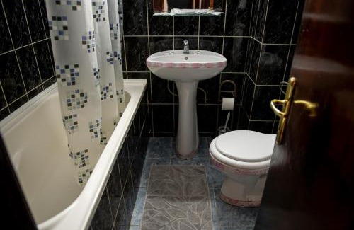 Tupilati Hotel | Hanul Răzeșilor - Cinstim tradiția Moldovei