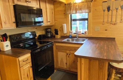 Leeper Cabin | Happy Bear Log Cabin near Cook Forest State Park