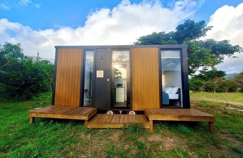 Manzhou Cabin | Happy Farmer House 2 by Tiny Away (快樂農家之家2)