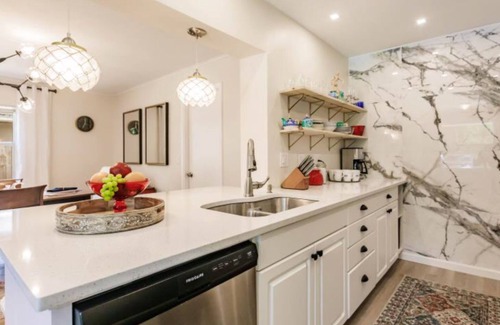 Venice Groves House | HAPPY FUN BLUE HOUSE for 8 people kids, pets friendly, 3 miles from the beach🏖️