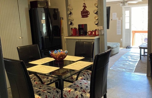 Cub Run Cabin | Happy Hills 🙂It’s a three bedroom one bath cabin with a side patio and garage
