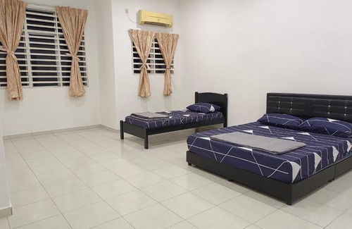 Taman Hijau House | Happy homestay sitiawan