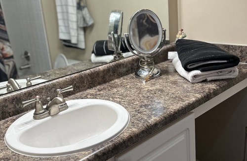 Brier Creek Country Club Apartment | Happy Lodging 🤩Elegant, Spacious Luxury Crashpad ‼️🛍️ Great 🔥 Location 🌇👏