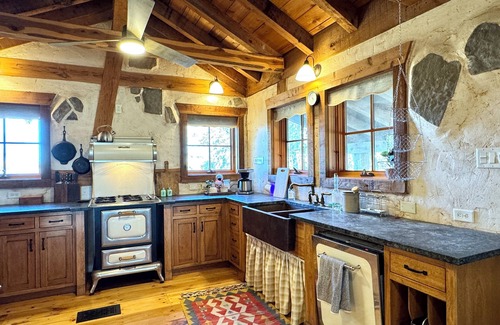 Fort Worth Cabin | Happy Oaks Cabin Retreat on stunning acreage with trees, ponds, walking trails.