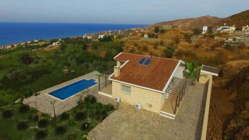 Pomos Villa | Happy Trails Pomos Panoramic Villa