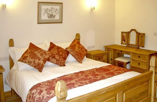 Abbey-Cwmhir Cottage | HAPPY UNION STABLES, pet friendly, with a garden in Abbeycwmhir