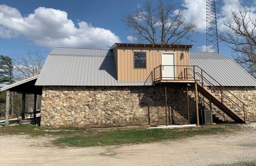 Hartshorn House | Happy’s Trout Loft - 0.5 Miles from Montauk