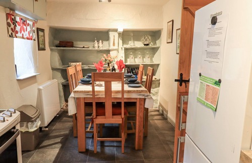Horton in Ribblesdale Cottage | HARBER SCAR, pet friendly, with open fire in Horton-In-Ribblesdale