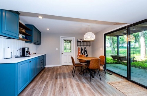 Harbert House | HARBERT PRIVATE LAKEFRONT HOME WITH PRIVATE HOT TUB!