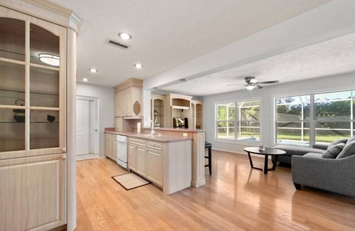 Venice House | Harbor Drive - Venice Island pool home