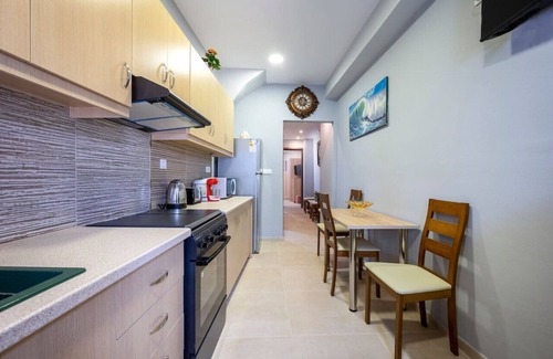 Kos Apartment | Harbor Harmony Hideout 1min to Beach