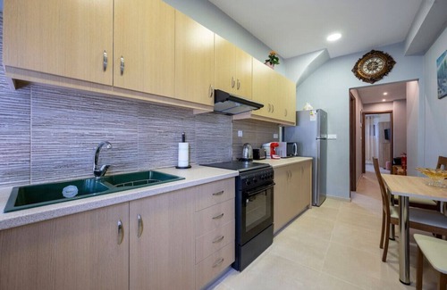 Kos Apartment | Harbor Harmony Hideout 1min to Beach
