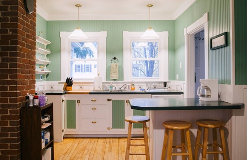 Sunapee House | Harbor House: Sleeps 20, Fireplace, 2 TVs, 2 kitchens, walk to restaurants/bars