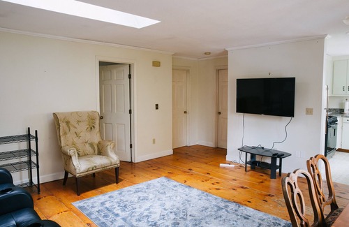 Sunapee House | Harbor House: Sleeps 20, Fireplace, 2 TVs, 2 kitchens, walk to restaurants/bars