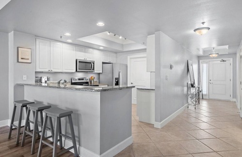 Holiday Isle Condo | Harbor Landing 104B harbor views sleeps 6 close to beach