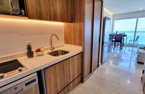 Las Glorias Apartment | Harbor Nt1611 by Moikkarentals