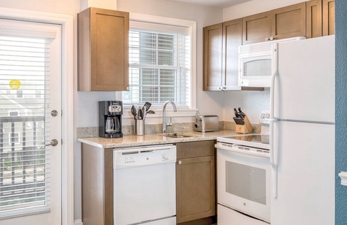 Yachting Village Resort | Harbor-side, Wyndham Onshore Ocean View!