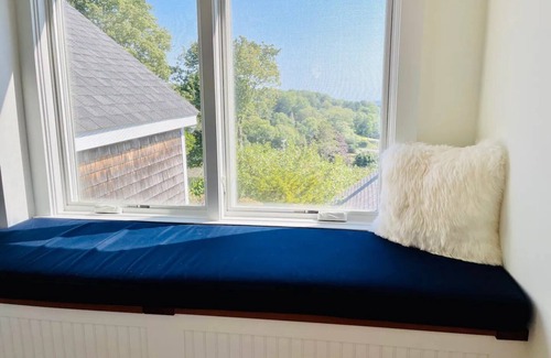 Camden Cottage | Harbor View from Every Room & Balcony 2 min from beach