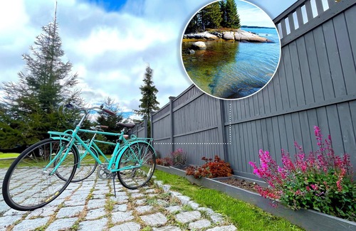 Beals Cottage | Harbor views + stylish interior + boat lounge