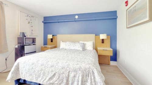 Rockland Hotel | Harborline Hotel