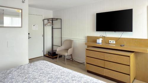Rockland Hotel | Harborline Hotel