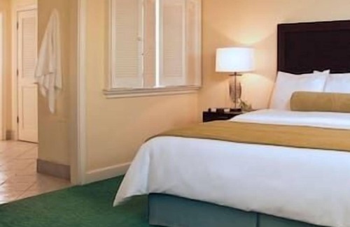 Paradise Island Resort | Harborside Beachfront Resort & Spa Atlantis, Meal Plans Optional