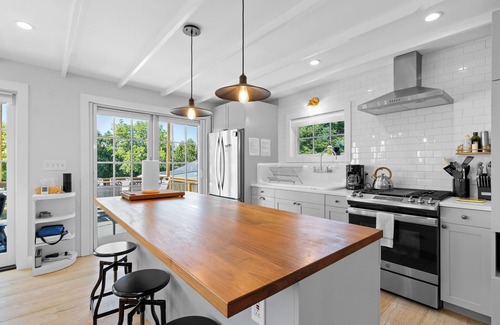Rockland House | Harborside Cottage, walk to town