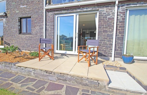 Borth-y-Gest Cottage | HARBOUR ESCAPE, romantic, character holiday cottage in Porthmadog