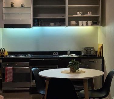 Pyrmont Apartment | Harbour Front - 1min to ICCC, Casino - Parking, Office WFH Setup, Pool, Gym