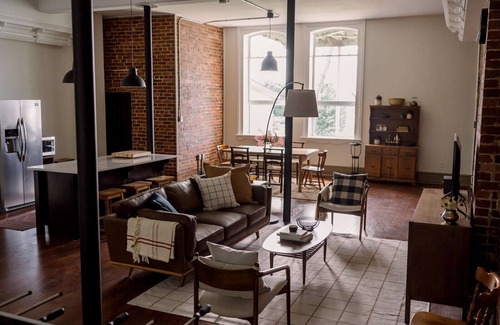 Wolfe Island Apartment | Harbour House on Wolfe Island with waterfront access.