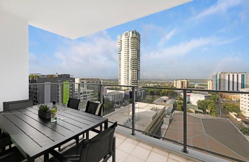 Darwin City Centre Apartment | Harbour Hush - Poolside Central Base near Waterfront