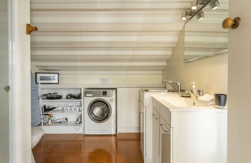 Dunedin Condo | Harbour Studio (Dunedin)
