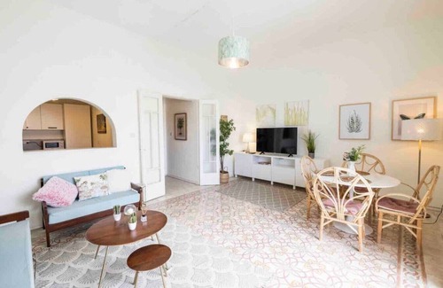 Senglea Apartment | Harbour view 2 bedroom apartment overlooking harbour