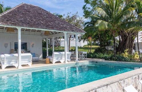 Dunmore Town Cottage | HARBOUR VIEW - Bayfront Bliss! Luxury escape, sunset views! Full Property Rental
