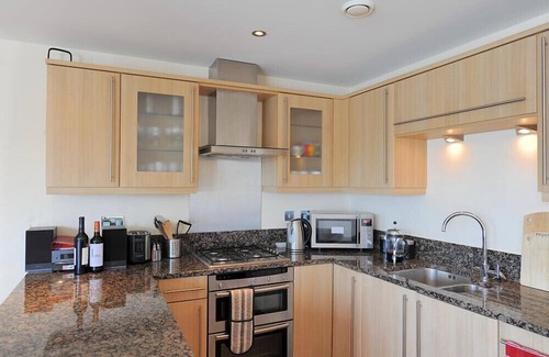 West Bay Cottage | HARBOUR VIEW, family friendly, country holiday cottage in West Bay