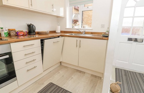 Poole Cottage | HARBOUR VIEW POOLE, family friendly, country holiday cottage in Poole
