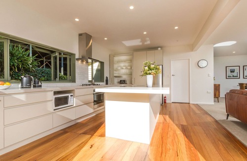 Stepneyville Apartment | Harbour View - Three - Nelson Waterfront Apartment
