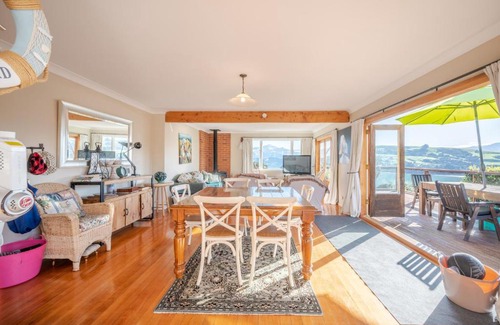 Akaroa House | Harbour Views - Akaroa Holiday Home