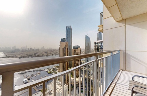 Dubai Apartment | Harbour Views - Chic Three Bed with Creek Views