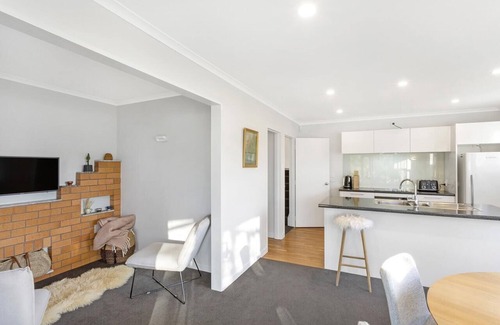 Dunedin House | Harbour Views