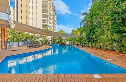 Darwin City Centre Apartment | Harbourfront Darwin Escape with Sea Views and Pool