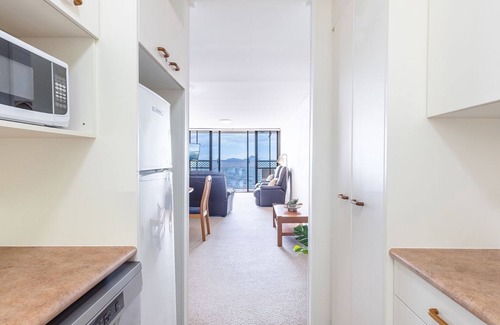 Soldiers Point Apartment | Harbourside, 15/3-7 Soldiers Point Road - right on the waterfront