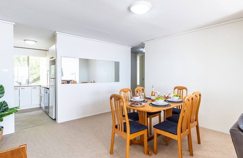 Soldiers Point Apartment | Harbourside, 15/3-7 Soldiers Point Road - right on the waterfront
