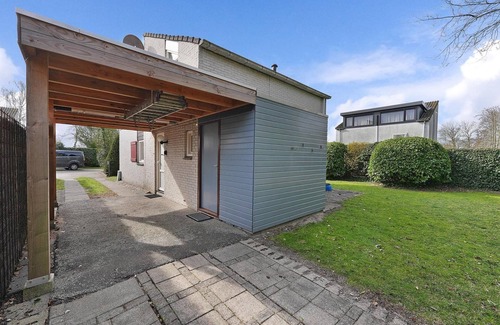 Ouddorp House | Haringvliet 11 is a cozy, light holiday home located in the front part of the North Sea Park.