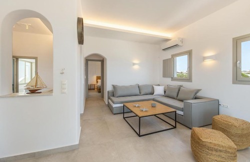 Ampelas House | Harma Blue
